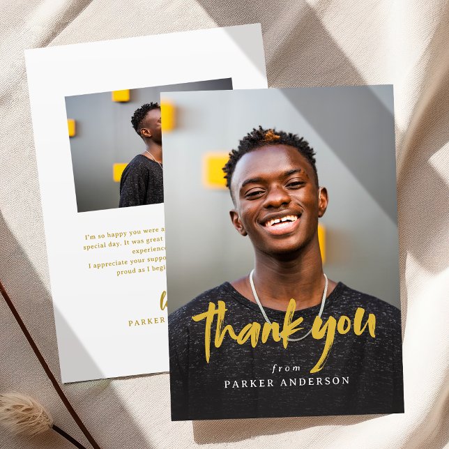 Guld Modern Penskift Enkel Foto Examen  Tack Kort (Gold Modern Brush Script Simple Photo Graduation Thank You Card)