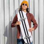 Guld Monogram Classic Black White Tävla Rand Mini Skateboard Bräda 18,5 Cm<br><div class="desc">Skapa din egen anpassningsbar, personlig, klassiskt svart och vitt tävla rand, coola, snyggt, klassy elegant faux guld typography-skript, bästa möjliga hårda sten-maple konkurrensformad skateboard-däck. Om du vill anpassa skriver du bara in ditt namn / monogram / initialer. När du lägger till/utformar kan du se en förhandsvisning av hur du skapar,...</div>