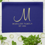 Guld Monogram-familjen Namn marinblått fast Färg Kökshandduk<br><div class="desc">Ladda upp anpassningsbar Lägg till Eleganten Foto eller Logotyp Text Modern Cute Monogrammed Kitchen & Dining / Bord & Kitchen Linens/ Original Family Namn-mall Guld Monogram Navy Blue Solid Färg Kitchen Towel.</div>