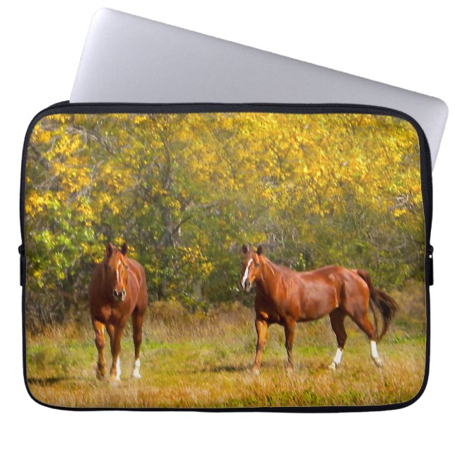 Guld- nedgånghästar laptop sleeve (Framsidan)