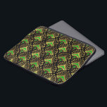 Guld och grönt Art Deco mönster Laptop Fodral<br><div class="desc">Guld och grönt Art Deco sömlös mönster på en utbytbar svart bakgrund.</div>
