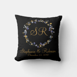 Guld och lila blommor på svart monogram vigsel- kudde