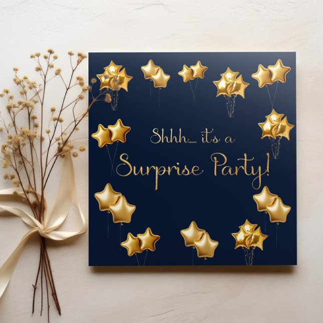 Guld och marin överraskning 50:e Födelsedagsfesten Inbjudningar (Blue and gold birthday party invitations)