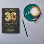 Guld på Svart med fotoinbjudan till 30års födelsed Inbjudningar<br><div class="desc">Anpassa Guld på Black med fotoinbjudan till 30års födelsedag med Honoree's bild och all information för ett underbart firande. Kom ihåg! Du kan hämta den här designen!</div>