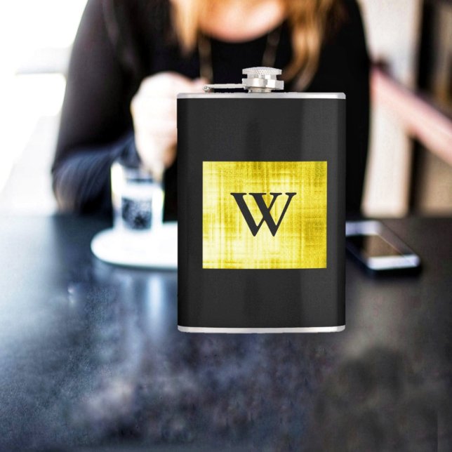Guld Paneled Black-II Fickplunta (With geometric design, and elegance, this Gold Paneled Black-II Flask, also, offers personalization!)