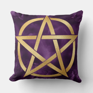 Guld Pentagram Symbol på Lila Kudde