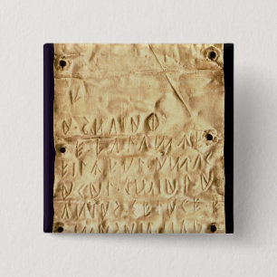 Guld pläterar med "den kort" Etruscan inskriften, Knapp
