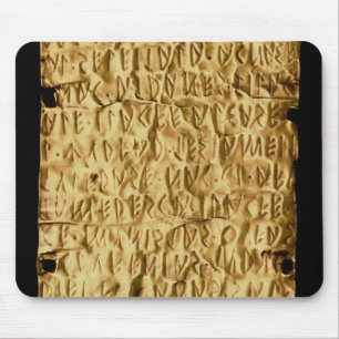 Guld pläterar med "den långa" Etruscan inskrifte Musmatta