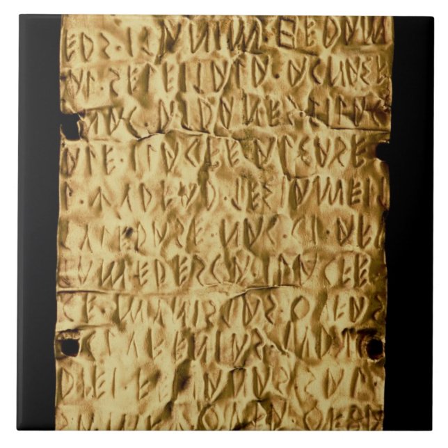 Guld pläterar med "den långa" Etruscan inskriften Kakelplatta (Framsidan)