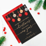 Guld Red Silver Glitter Hanging Ornament jul Julkort<br><div class="desc">Det här söta och unika julkortet är perfekt för att anpassa inbjudningskorten med speciell beröring. Den har åtta faux-utskrivna glatt guld, silver och röd glitter och folier som hänger ornament med bågar ovanpå en enkel svart bakgrund. Kortets baksida visar en glatt röd glitter-sekvin mönster. Det är en elegant, glamorös, chic...</div>