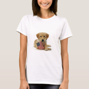 Guld- Retrievervalp och flagga Tee Shirt