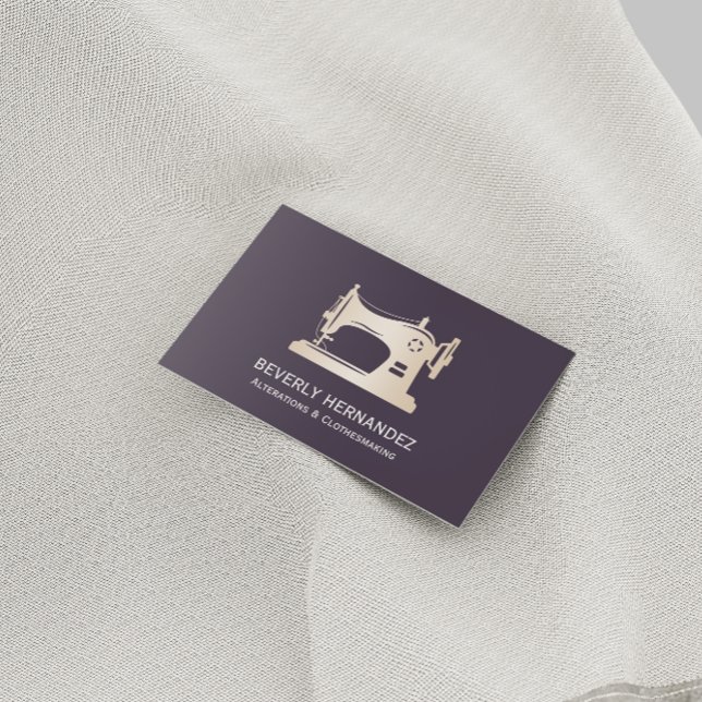 Guld Seamstress Kläder Lila Maskin Visitkort (Skapare uppladdad)