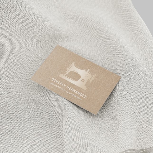 Guld Sewing Maskin Seamstress Beige Linen Visitkort (Skapare uppladdad)