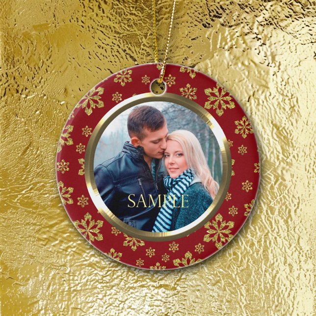 Guld Snowflake på Red Helgdag Template Julgransprydnad Keramik (Skapare uppladdad)