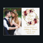 Guld Spara datumfoto för Burgundy Blommigt WAN Vykort<br><div class="desc">Guld för vattenfärg Burgundy Marsala Blommigt WAN Spara datum för meddelande om Förlovning av foto-meddelande vykort</div>