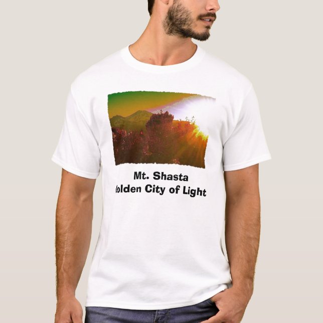 Guld- stad för Mt. Shasta av ljust Tee (Framsida)