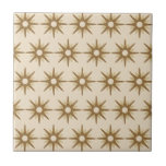 Guld Starburst Mönster i mitten av århundradet Kakelplatta<br><div class="desc">Modern design i mitten av århundradet som ger vintage mönster av guld stjärnsprängningar på en beige bakgrund. Enkel, ren modern design. Skapa din egen anpassningsbar mönster genom att ladda upp en ny bild eller använda knappen "Kontakta den här designern" för hjälp. Så här skapar du din egen mönstrade design: 1....</div>