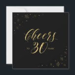 Guld & Svart | Modern 30-årsfest Torg Inbjudningar<br><div class="desc">Låt oss fira din speciella dag med denna stilrena inbjudan till 30-årsfest. Denna design har chic guldtypografi "Skål för 30 år" och guldgnistrande grafik på en svart bakgrund. Om du letar efter en enkel chic fyrkantig inbjudan för en svart & guld tema födelsedagsfest, kommer denna inbjudan att vara ett perfekt...</div>