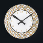 Guld, svartvit konst Deco Fläkt Flowers Mönster Rund Klocka<br><div class="desc">Guld,  svartvit konst deco fläkt blommor mönster klocka. Konstruktionen har en konsthugg i guld,  svart på vitt.</div>