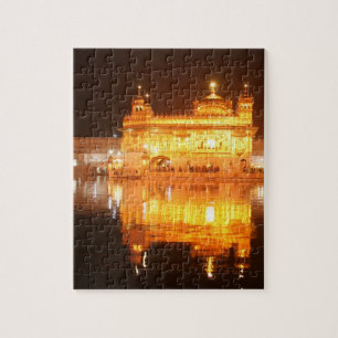 Guld- tempel Amritsar norr Indien på natten Pussel