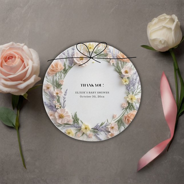 Guld tryckte Wildblomma i babyskor i blomman Gåvor Etiketter (Skapare uppladdad)