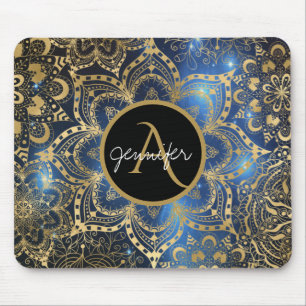 Guld, vattenfärg och nebula mandala Blue Monogram Musmatta