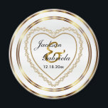 Guld & White Bröllop / årsdag Keepsaké Magnet<br><div class="desc">Bröllopsdagens favoritmagnet. En Bröllopsdag från redot Bride and Groom eller Anniury för att anpassa sig. Om det behövs kan du ta bort all text och börja om från början med egna alternativ för text, färg och teckensnitt med Zazzle-designområdet i verktyg. Obs! Alla mallområden behöver inte ändras. 📌 Om du behöver...</div>