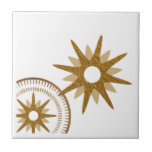 Guld & White Celestial Starburst Design Kakelplatta<br><div class="desc">Modern platta med en snyggt slitstark design har en vintage guld som brännpunkt, med en startmedallion i nedre hörnet. Enkel, ren utformning, en utformning av en samordnad samling. Skapa ditt eget anpassad design med hjälp av fält eller använda meddelandeknappen för att kontakta designern för hjälp. Så här skapar du din...</div>