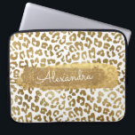 Guld & White Cheetah Print med Guld Glitter Laptop Fodral<br><div class="desc">Guld och White Cheetah eller Leopard Animal Print med Guld Glitter Monogram Namn Fodral. Det här fodral kan anpassas så att det inkluderar ditt första namn.</div>