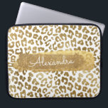 Guld & White Cheetah Print med Guld Glitter Laptop Fodral<br><div class="desc">Guld och White Cheetah eller Leopard Animal Print med Guld Glitter Monogram Namn Fodral. Det här fodral kan anpassas så att det inkluderar ditt första namn.</div>