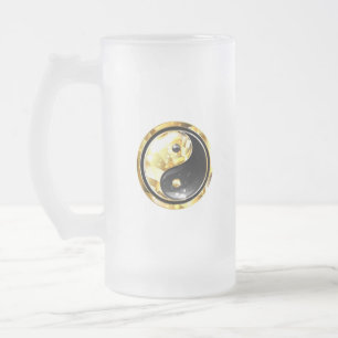 Guld Yin Yang på svart Frostat Ölglas