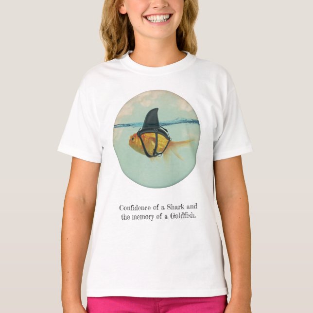 Guldfisk med hajfena t shirt (Framsida)