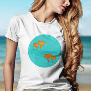 Guldfisk orange silhuetter i turkos vatten t-shirt