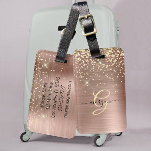 Guldglitter, guldmonogram, svart namn i skrivstil bagagebricka