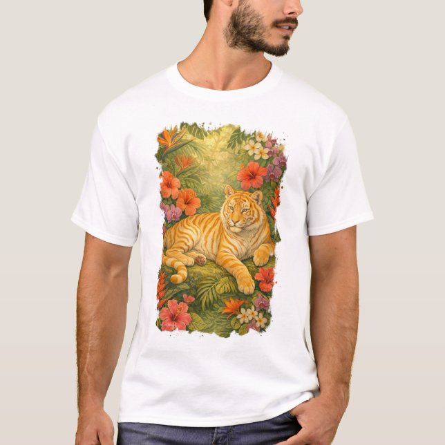 Guldgul Tiger bland tropiska blommor T Shirt (Framsida)