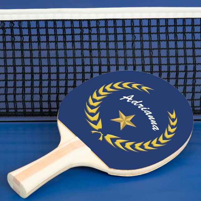 Guldkrans och stjärna anpassas med namn pingisracket (Insitu)
