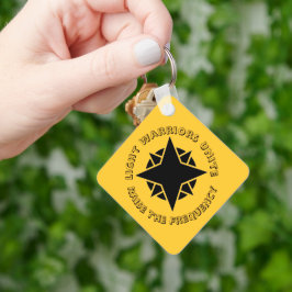 Guldljuskrigare förenas nyckelring