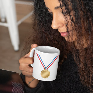 Guldmedaljutmärkelse med röd vit blå band kaffemugg