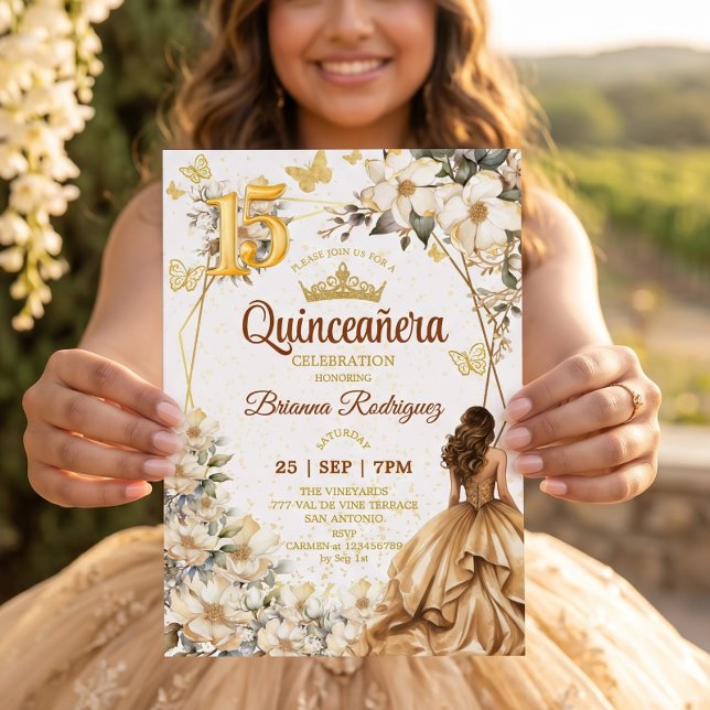 Guldtiara Blommig Beige Quinceañera  Inbjudningar (Skapare uppladdad)