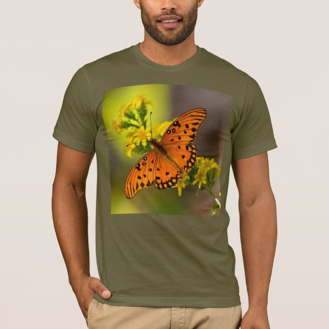 Gulf Fritillary aka Passion Butterfly on Goldenrod T Shirt (Framsida)