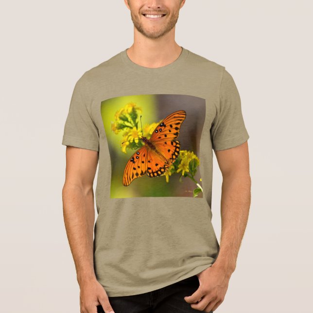 Gulf Fritillary aka Passion Butterfly on Goldenrod T Shirt (Framsida)