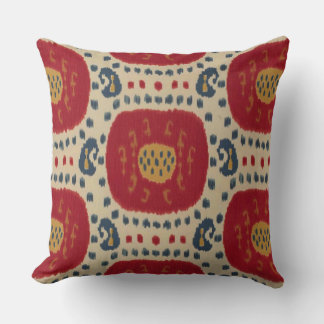 Gulkurpa Ikat Accent Pillow Kudde