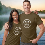 Gull Sjö Minnesota ankare, paddelstad och namn T-shirt<br><div class="desc">Gull Sjö, Minnesota nautisk ankardesign är personlig med din stad (till exempel Brainerd, Nisswa osv.) och ditt namn (eller radera). Den här reflexen, vintage stil-designen har en vit cirkel, ankare, risskrapade paddlar och en fet banderoll som läser Gull Sjö. Perfekt för boendeentusiasten eller någon som kärlek Gull Sjö, det är...</div>