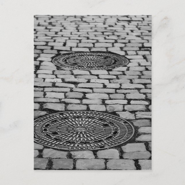 Gullideckel Manhole Paves Stones Cobiled Road Vykort (Framsida)