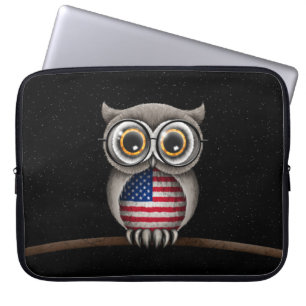 Gullig amerikanska flagganuggla som ha på sig laptop fodral
