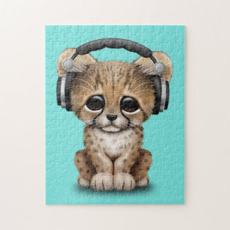 Gullig babyCheetah Dj som ha på sig hörlurar Pussel