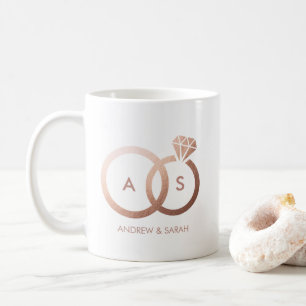 Gullig bröllopkaffemugg med vigselringar kaffemugg