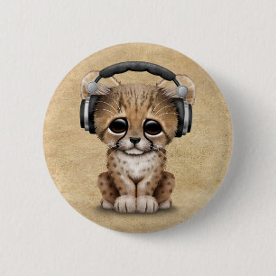 Gullig Cheetahunge Dj som ha på sig hörlurar Knapp