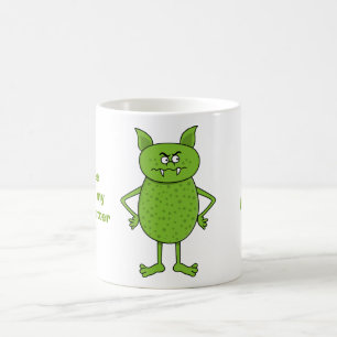 Gullig grön elakt trolltecknad kaffemugg
