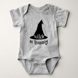 Gullig Halloween häxa i utbildning T Shirt